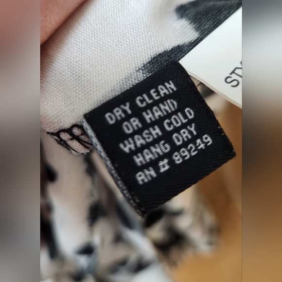 Sexy Sheer Layered LYNN RITCHIE SILVER Printed Tank Adorable EUC - Picture 8 of 8